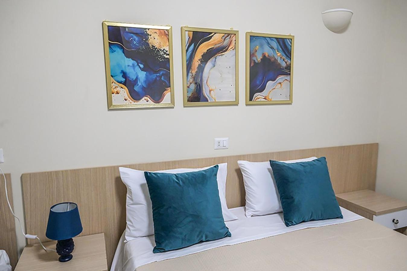 Suisse Hotel Caserta Luaran gambar